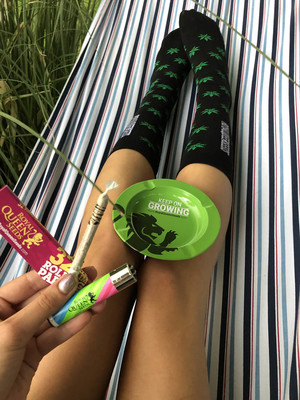 Skarpetki z liśćmi marihuany od RQS